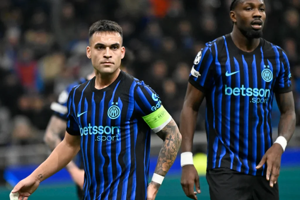 Marcus Thuram e Lautaro Martinez in maglia Inter durante una partita di Champions League