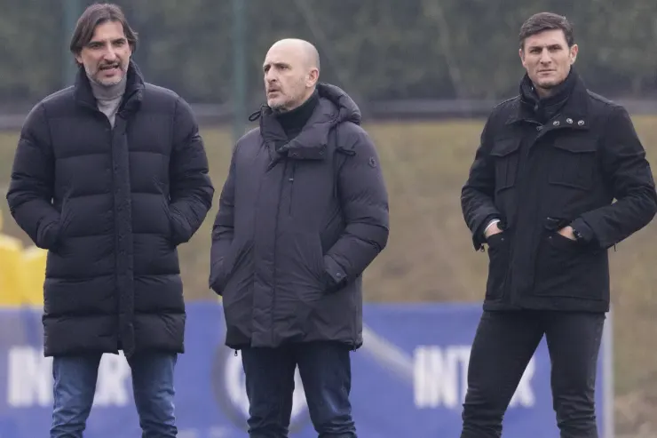 Baccin, Ausilio e Zanetti insieme al centro sportivo dell'Inter durante un'attività di campo