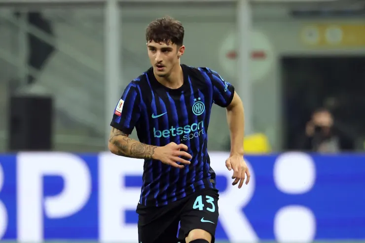 Matteo Cocchi in azione con la maglia dell'Inter, numero 43, durante una partita di calcio