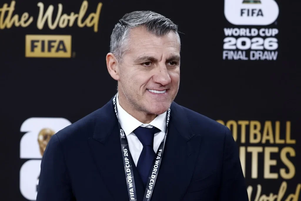 Vieri in primo piano durante l'evento FIFA World Cup 2026 Final Draw, con badge ufficiale al collo